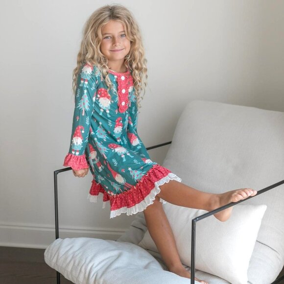 Kids Red Green Gnome Christmas Ruffle Lounge Gown Size 5/6 - Picture 2 of 5
